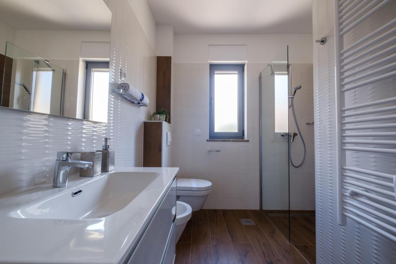 Apartments Luana With Private Jacuzzi Zadar Zewnętrze zdjęcie