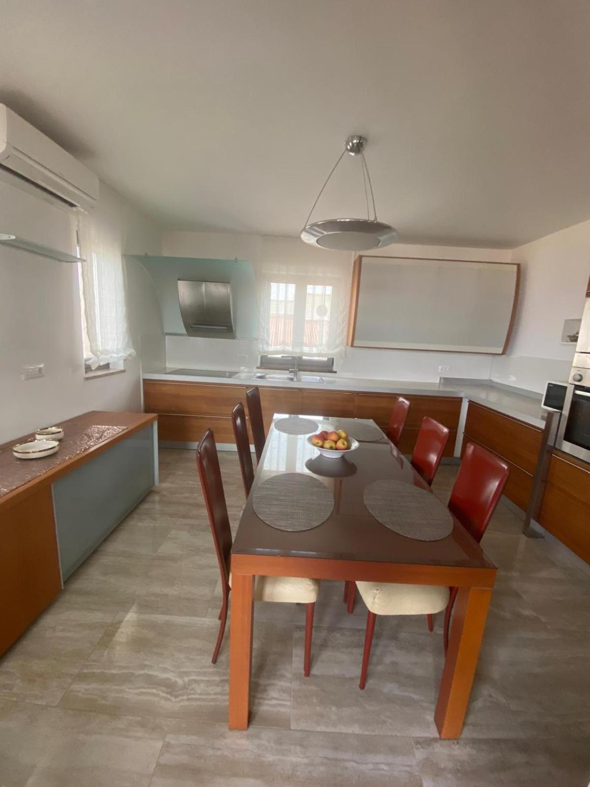 Apartments Luana With Private Jacuzzi Zadar Zewnętrze zdjęcie