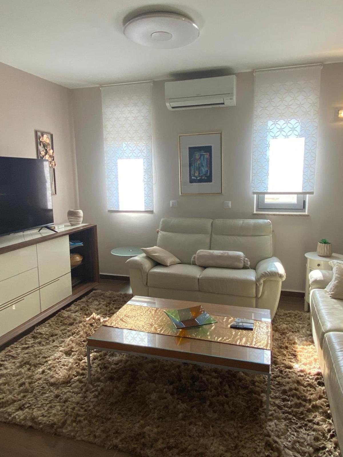 Apartments Luana With Private Jacuzzi Zadar Zewnętrze zdjęcie