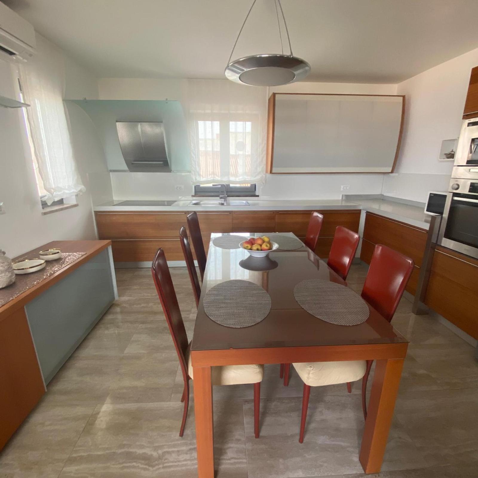 Apartments Luana With Private Jacuzzi Zadar Zewnętrze zdjęcie