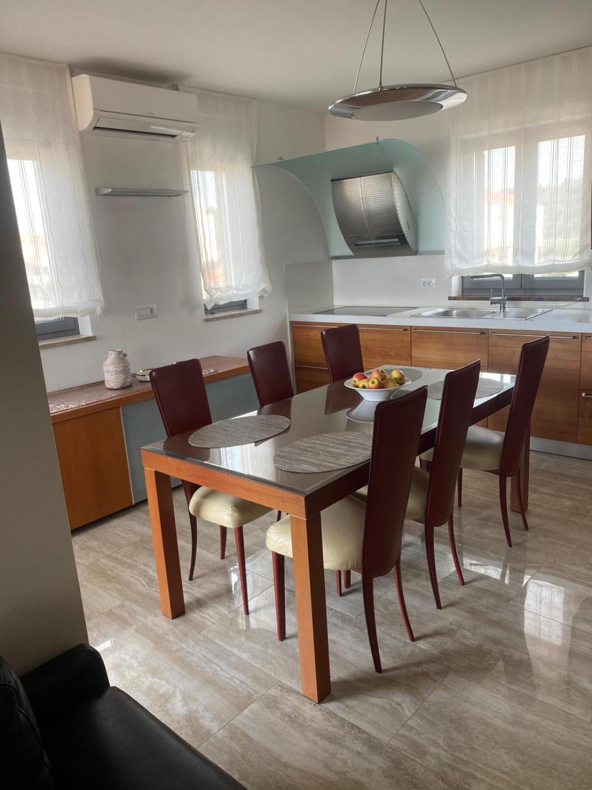 Apartments Luana With Private Jacuzzi Zadar Zewnętrze zdjęcie