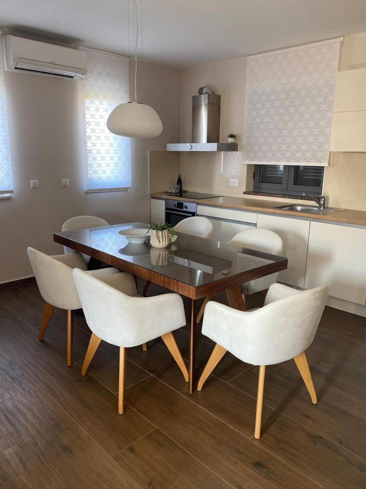 Apartments Luana With Private Jacuzzi Zadar Zewnętrze zdjęcie
