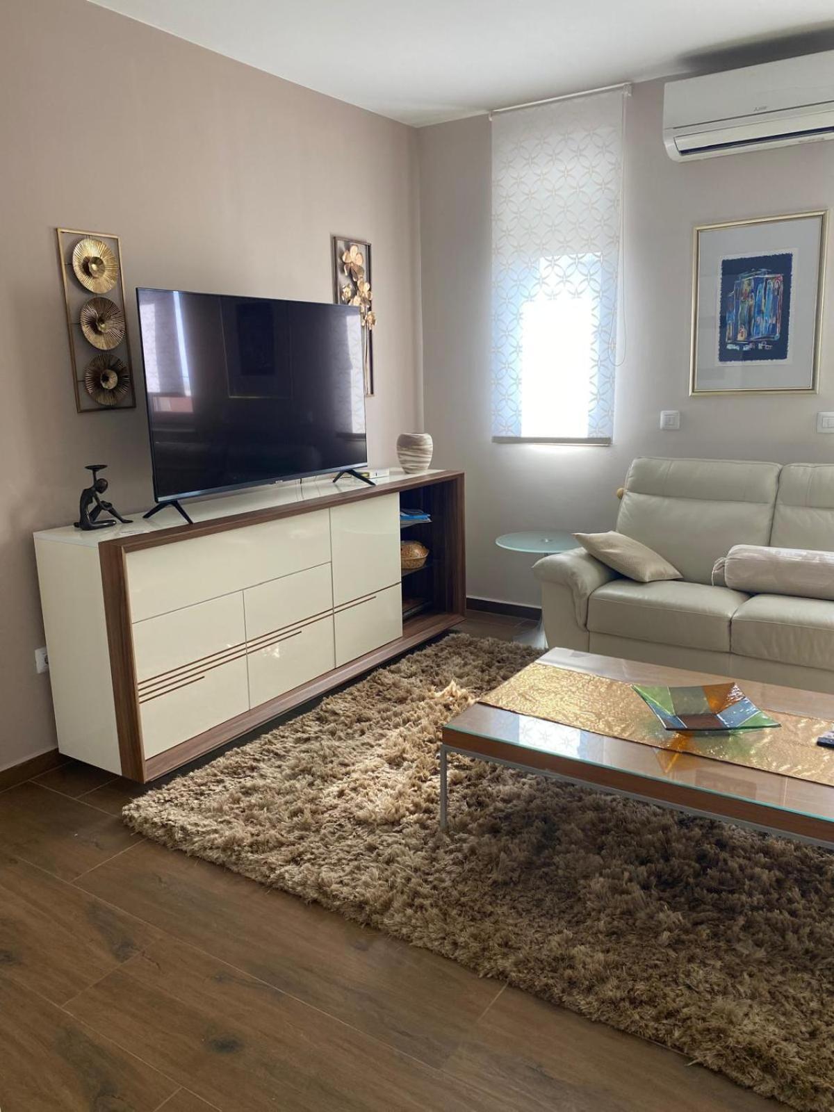 Apartments Luana With Private Jacuzzi Zadar Zewnętrze zdjęcie