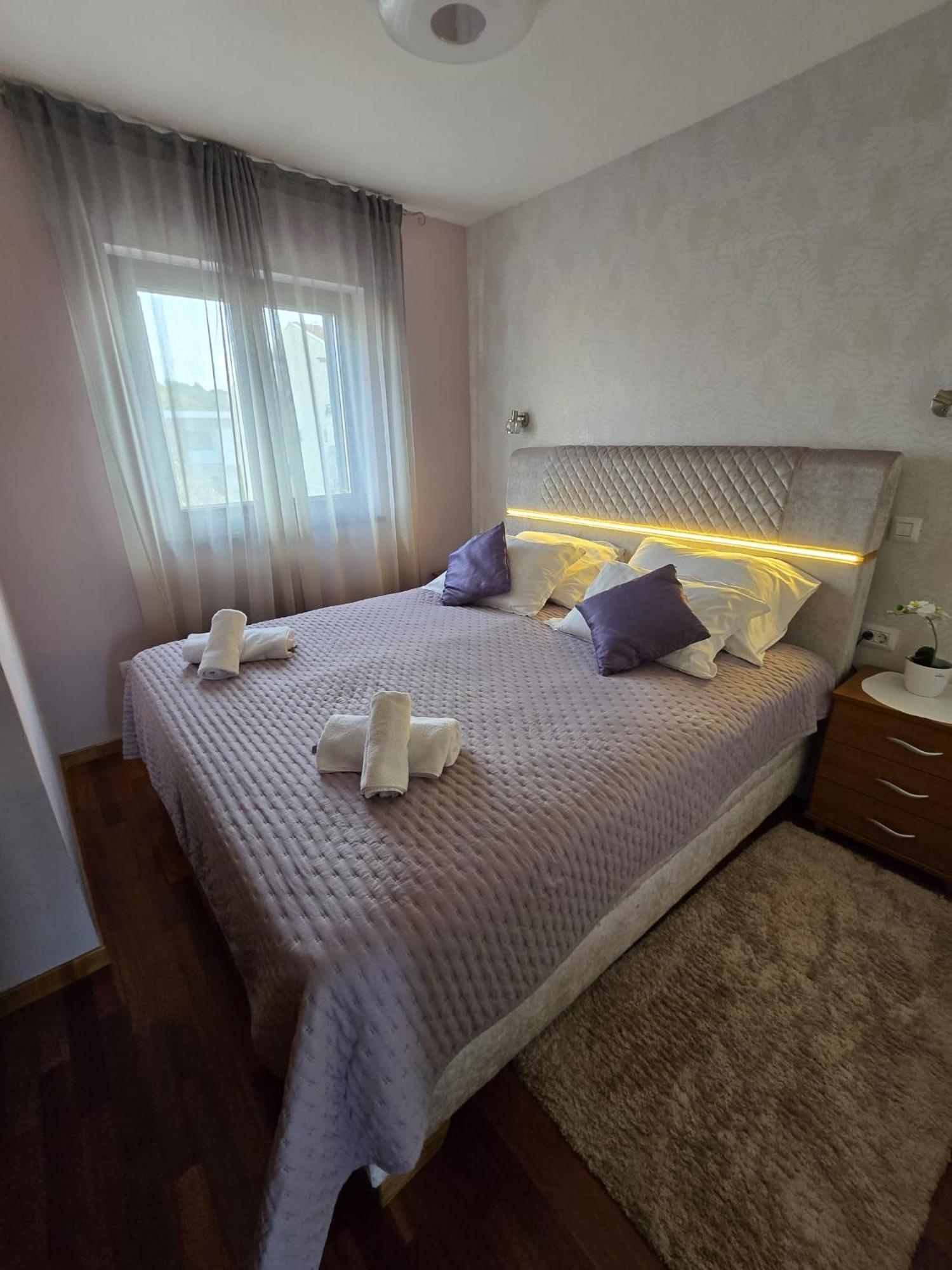 Apartments Luana With Private Jacuzzi Zadar Zewnętrze zdjęcie
