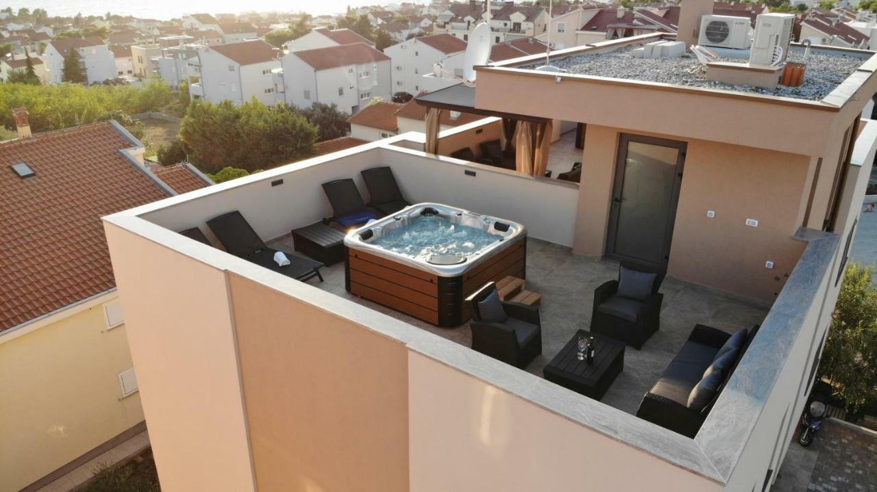 Apartments Luana With Private Jacuzzi Zadar Zewnętrze zdjęcie