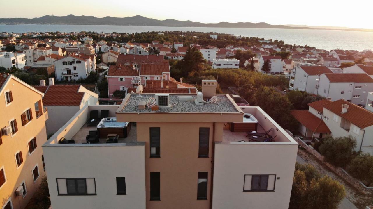 Apartments Luana With Private Jacuzzi Zadar Zewnętrze zdjęcie
