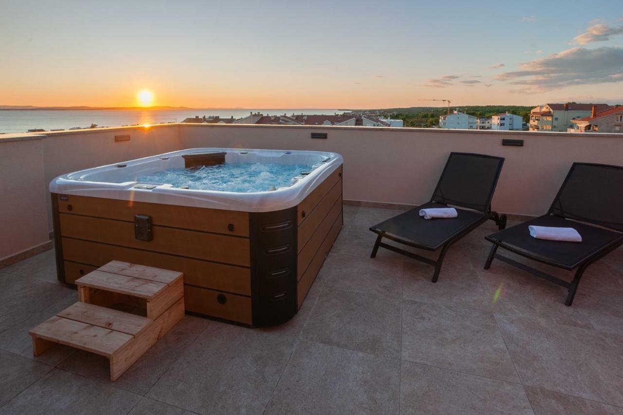 Apartments Luana With Private Jacuzzi Zadar Zewnętrze zdjęcie